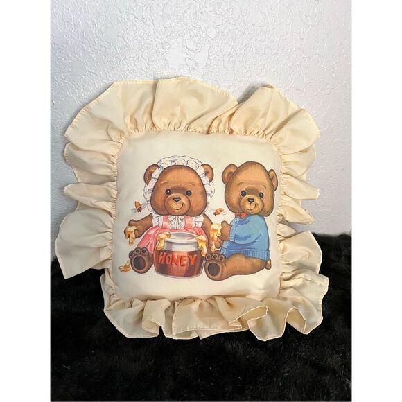 Vintage teddy bears honey pot ruffle pillow - Picture 1 of 3
